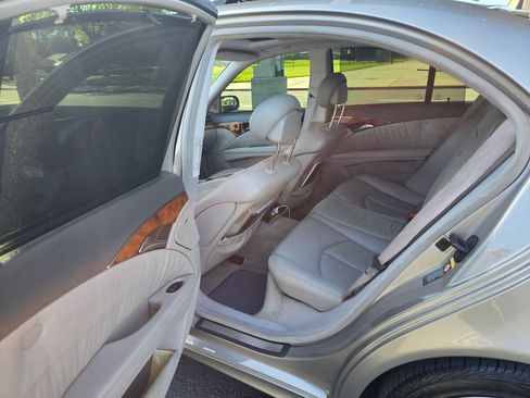Used 2005 Mercedes-Benz E 500 Sedan image 24