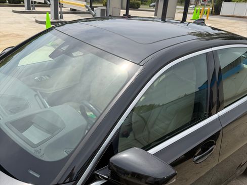 Used 2019 BMW 330i Sedan w/ Premium Package image 6