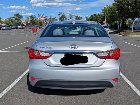 Used 2014 Hyundai Sonata GLS w/ Popular Equipment Group 2 FWD image 8