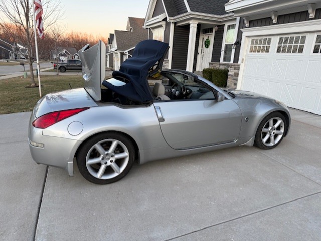 Used 2004 Nissan 350Z Touring RWD image 23