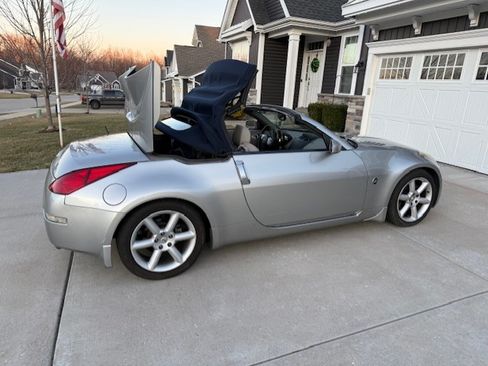 Used 2004 Nissan 350Z Touring image 23
