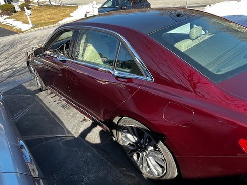 Used 2017 Lincoln Continental Reserve w/ Luxury Package image 10