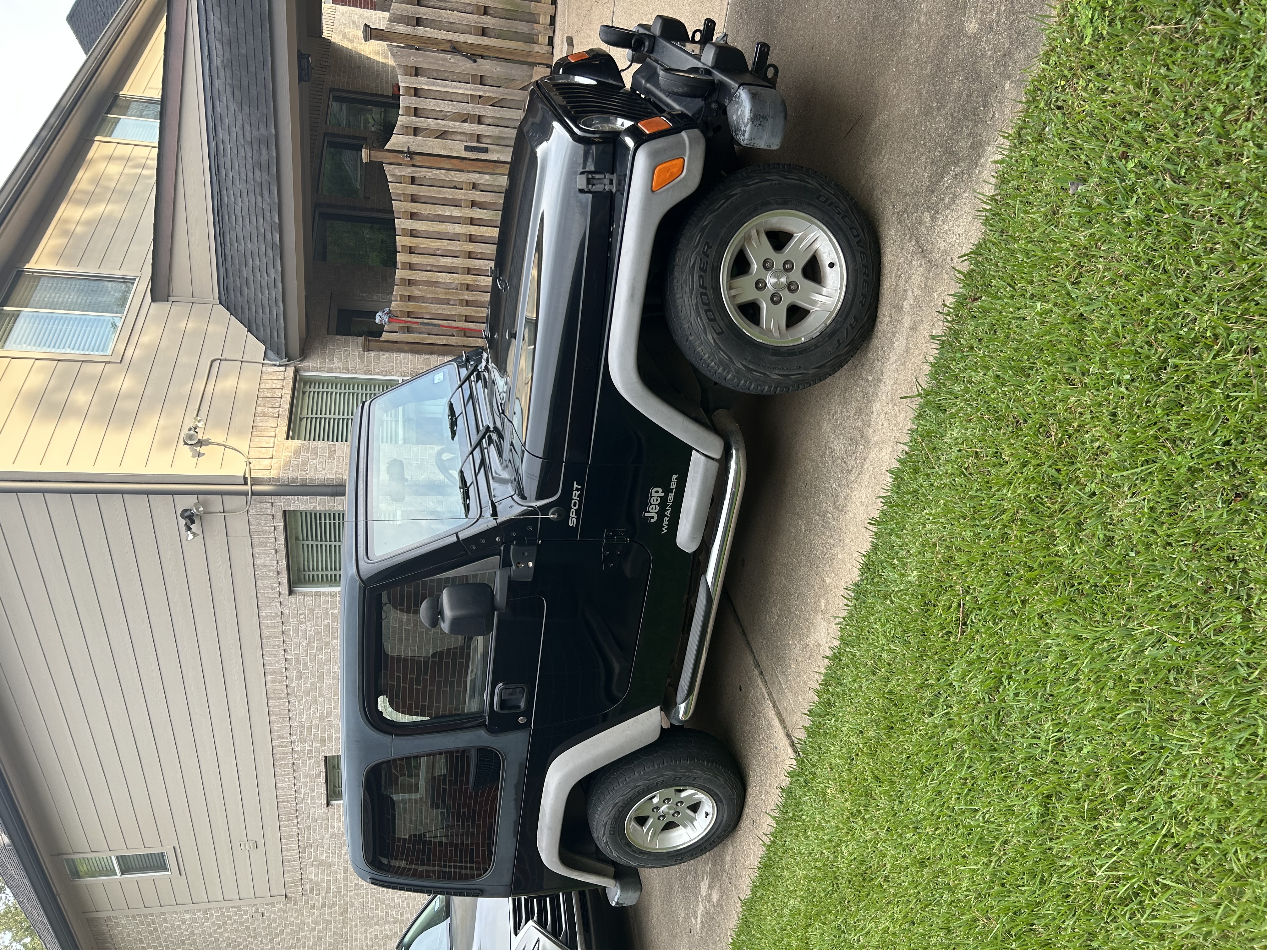 Used 2005 Jeep Wrangler Sport w/ 30" Tire & Wheel Group AWD/4WD image 4