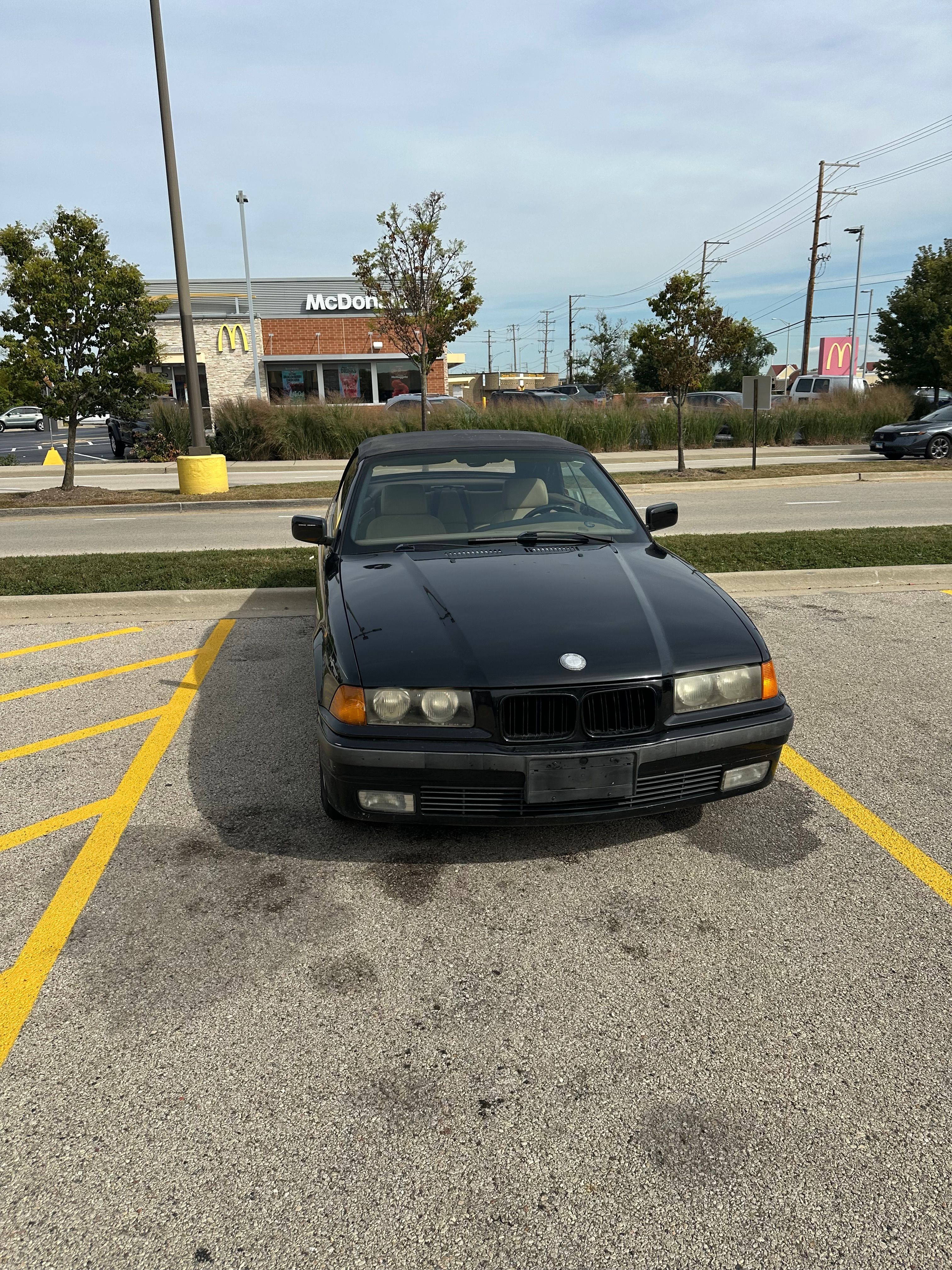 Used 1996 BMW 318i Convertible RWD image 5