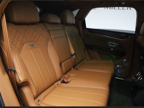 Used 2021 Bentley Bentayga V8 Sport Utility 4D image 16