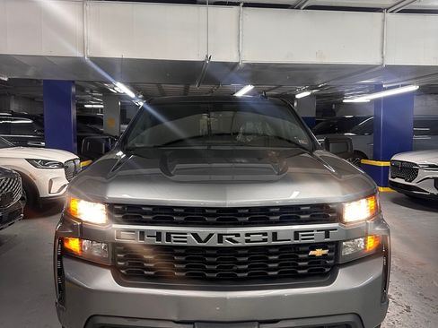 Used 2020 Chevrolet Silverado 1500 Custom w/ Custom Value Package RWD image 4