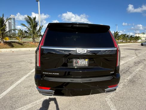 Used 2021 Cadillac Escalade ESV Premium Luxury image 4