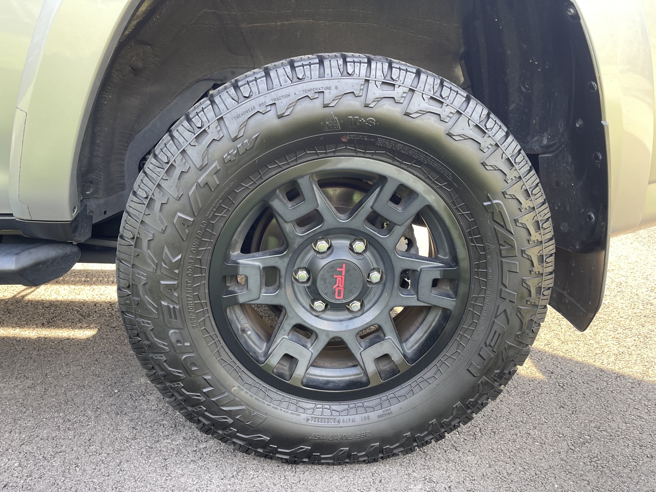 Used 2022 Toyota 4Runner SR5 Premium w/ Moonroof Package AWD/4WD image 10