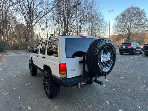 Used 1999 Jeep Cherokee SE image 4