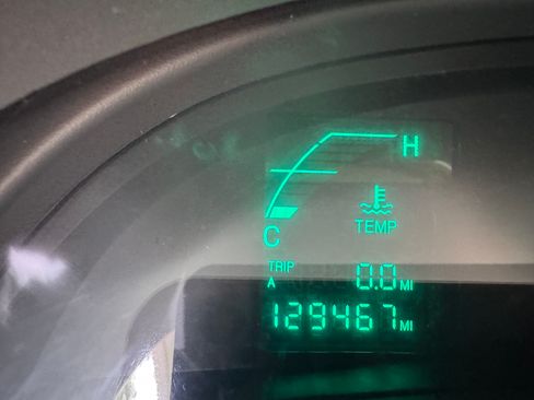 Used 2005 Cadillac De Ville Sedan w/ Equipment Group image 12