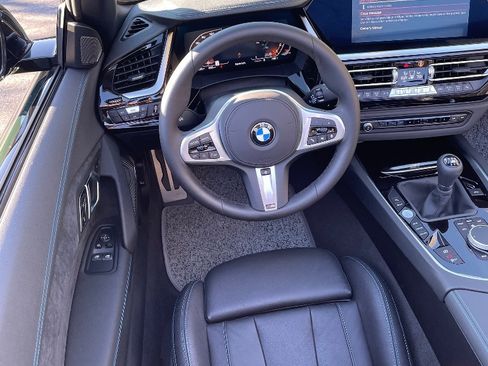 Used 2026 BMW Z4 M40i w/ Shadowloine Package RWD image 8