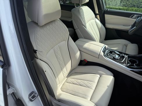 Used 2026 BMW X7 xDrive40i w/ Executive Package image 24