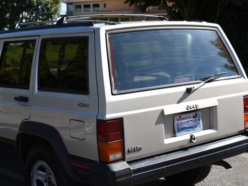 Used 1996 Jeep Cherokee 4WD 4-Door image 5