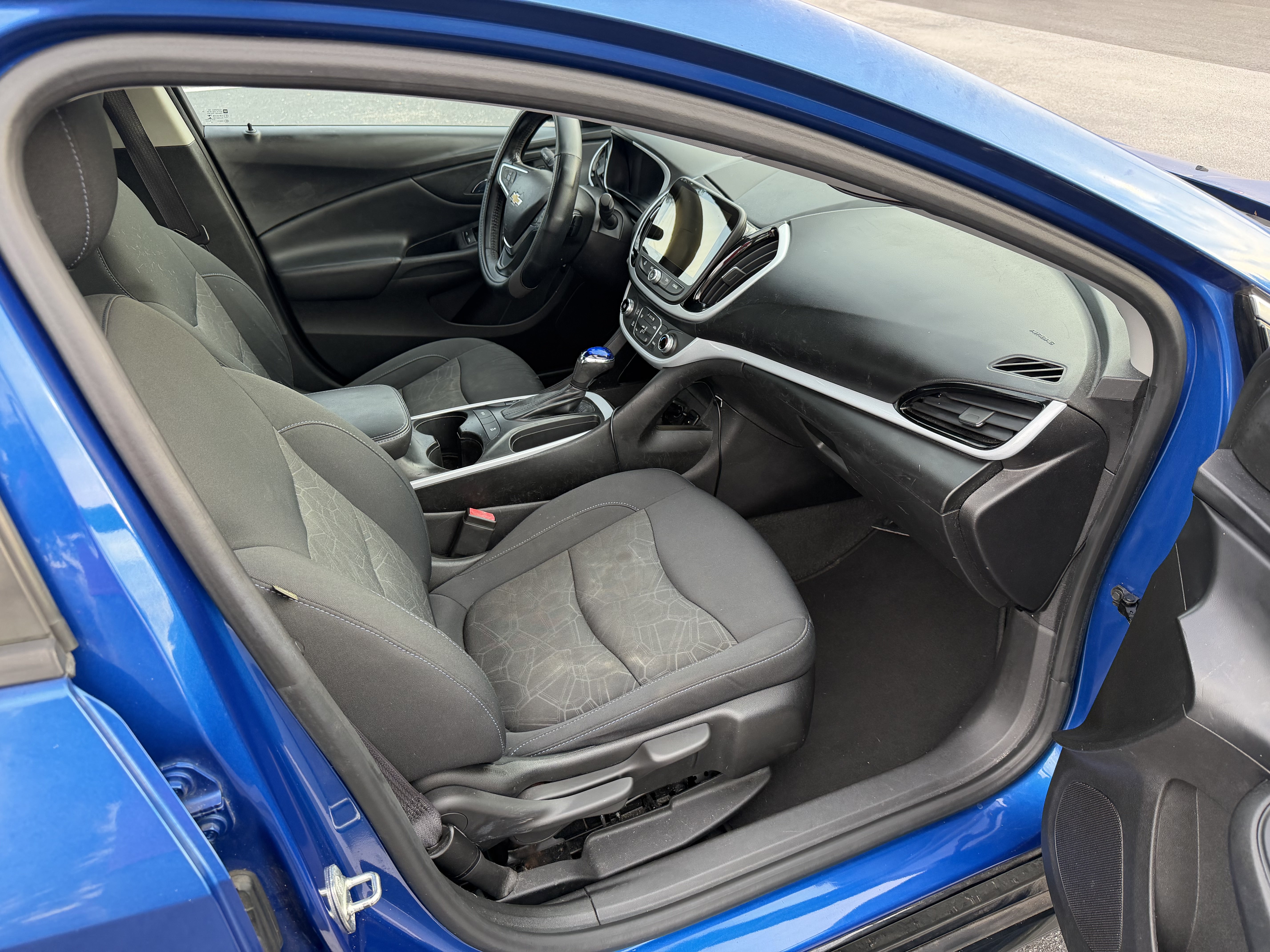 Used 2016 Chevrolet Volt LT FWD image 9