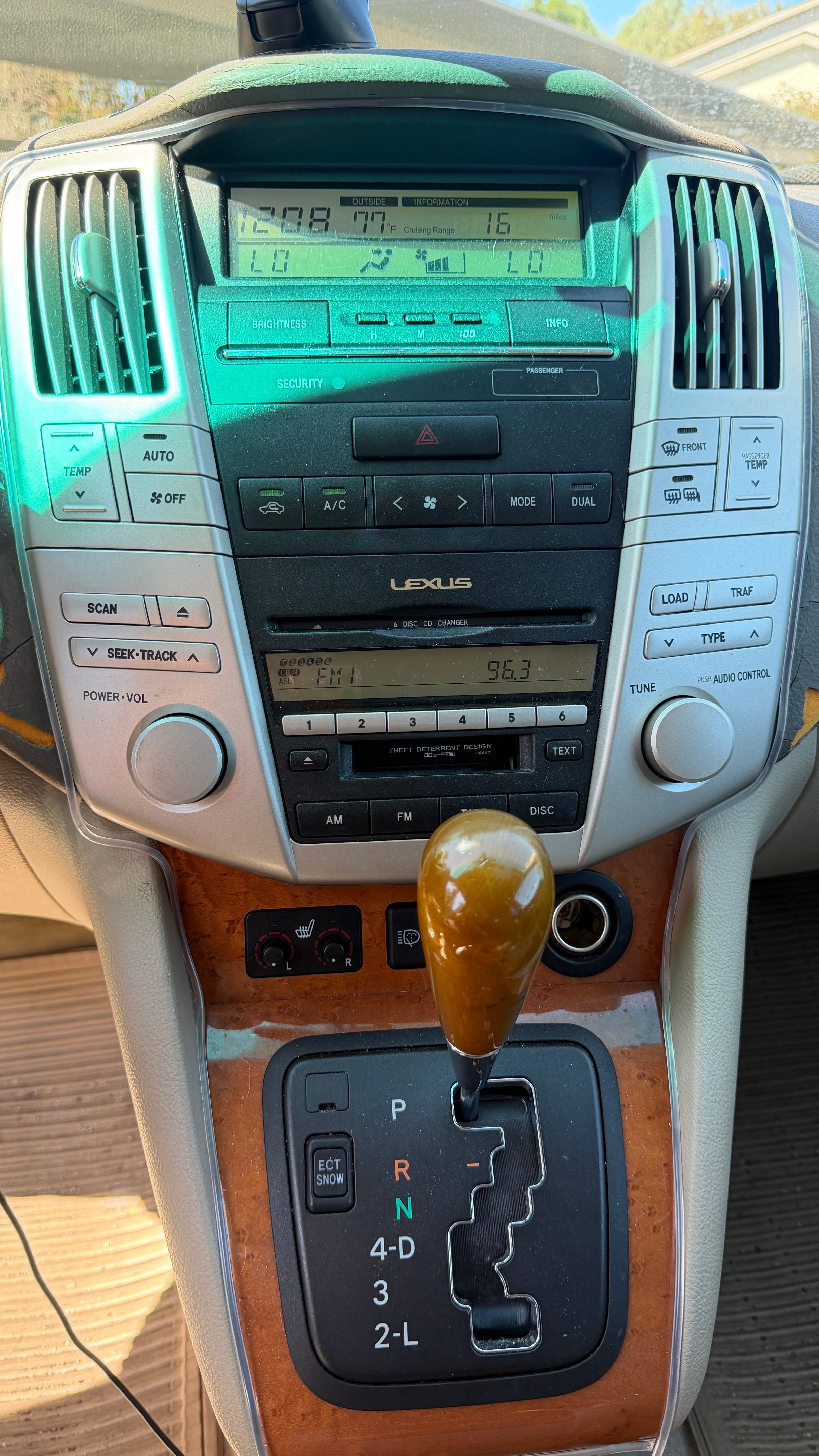 Used 2005 Lexus RX 330 AWD w/ Premium Plus Pkg image 8
