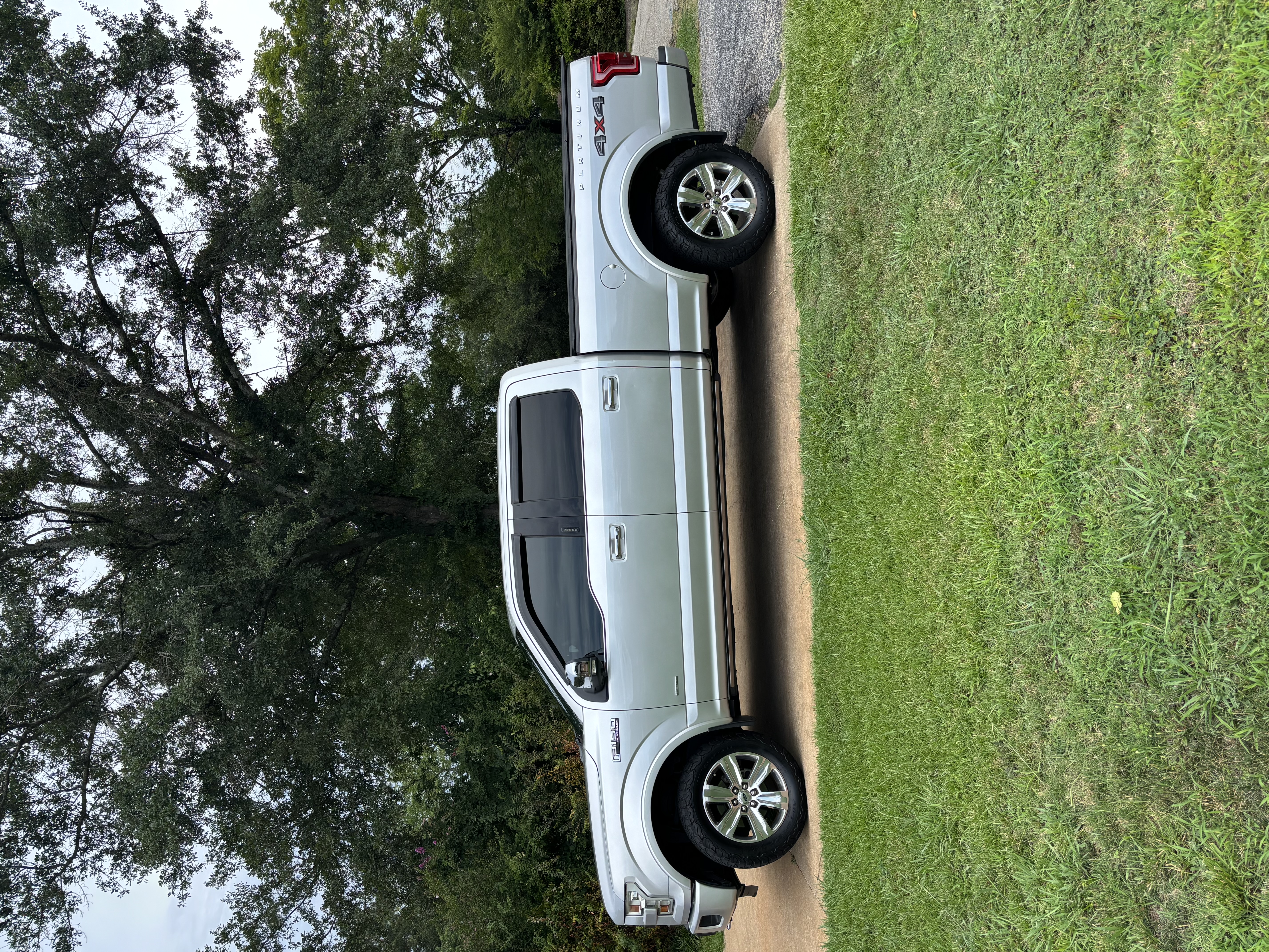 Used 2016 Ford F150 Platinum w/ Equipment Group 701A Luxury AWD/4WD image 23