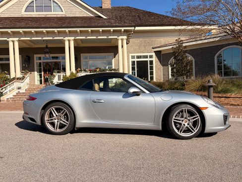 Used 2018 Porsche 911 Carrera image 5