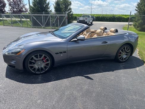 Used 2011 Maserati GranTurismo Convertible RWD image 16