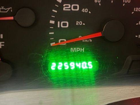 Used 2002 Ford F350 2WD Regular Cab Super Duty image 13