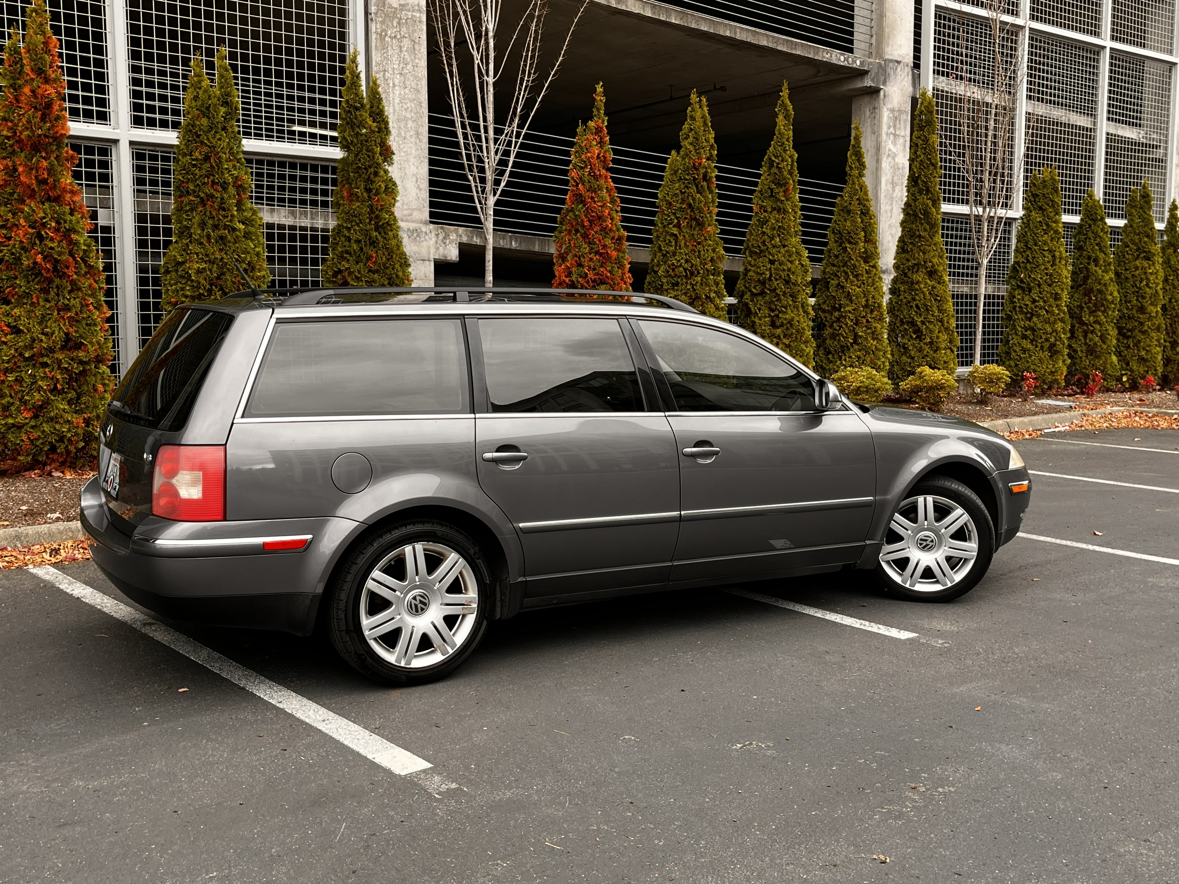 Used 2005 Volkswagen Passat GLX FWD image 4