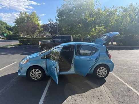Used 2015 Toyota Prius C Two FWD image 10