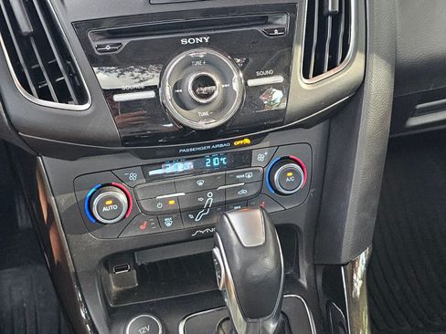 Used 2017 Ford Focus Titanium w/ Titanium Technology Package image 11