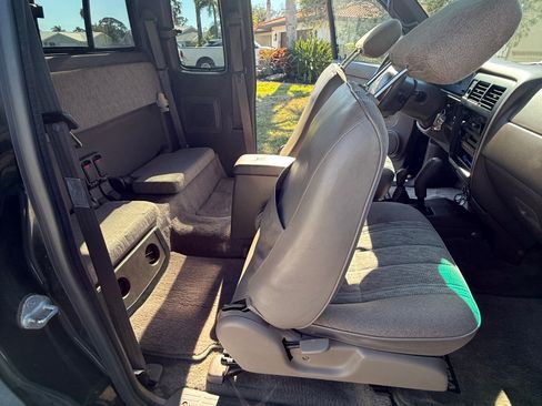 Used 1999 Toyota Tacoma 4x4 Xtracab V6 image 17