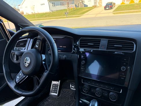 Used 2018 Volkswagen Golf R 4-Door image 5