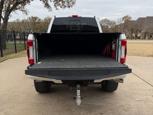 Used 2018 Ford F250 Lariat w/ Lariat Ultimate Package image 6