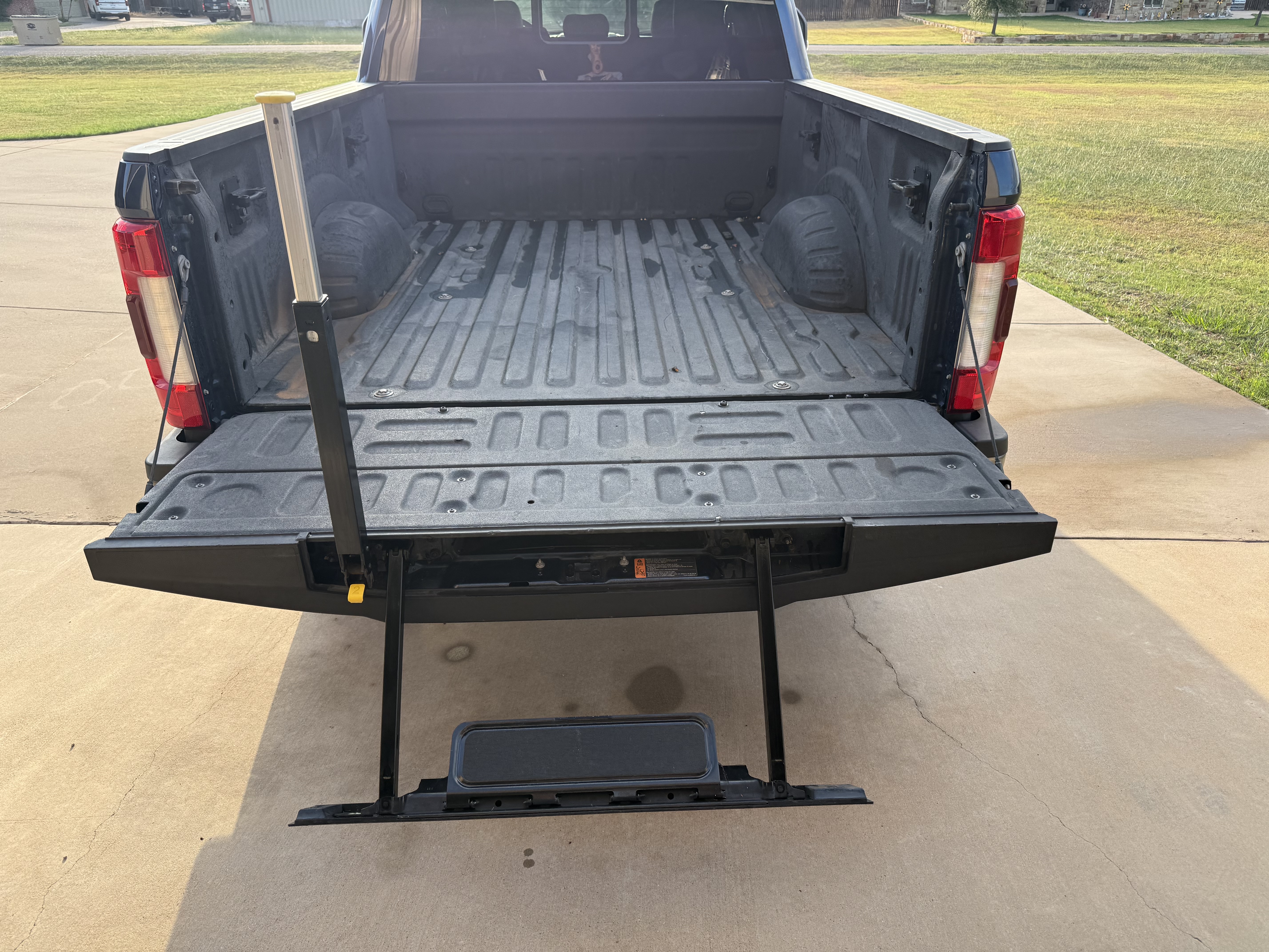 Used 2018 Ford F250 King Ranch w/ King Ranch Ultimate Package AWD/4WD image 18