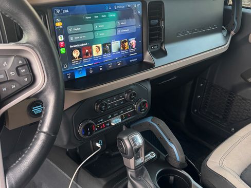 Used 2022 Ford Bronco Wildtrak image 11