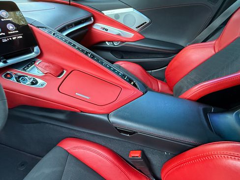 Used 2021 Chevrolet Corvette Stingray Preferred Cpe w/ Z51 Performance Package image 16