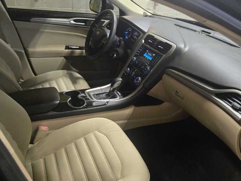 Used 2015 Ford Fusion SE image 13