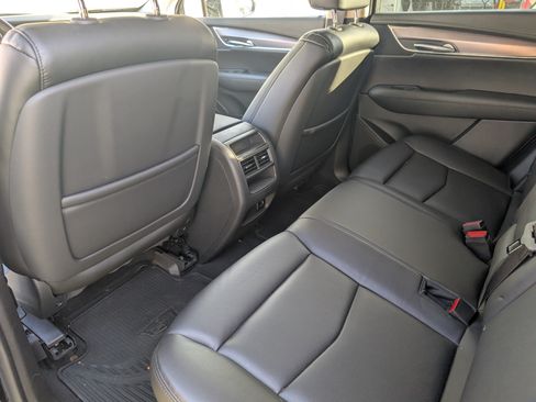 Used 2017 Cadillac XT5 Luxury w/ Driver Awareness Package image 13