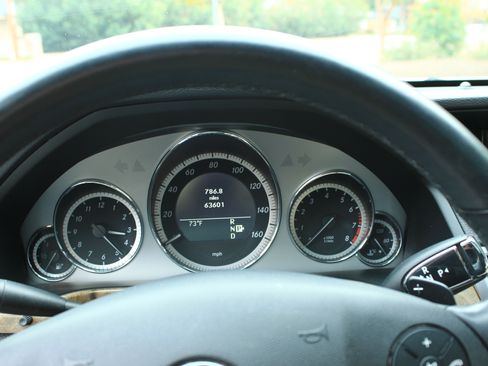 Used 2011 Mercedes-Benz E 350 4MATIC Wagon image 15