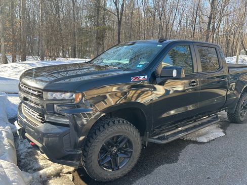 Used 2019 Chevrolet Silverado 1500 LT Trail Boss image 2