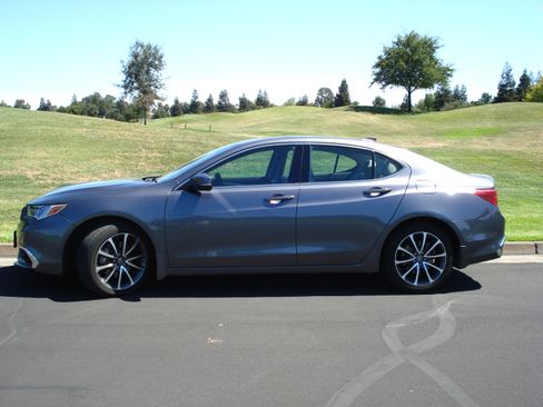 Used 2018 Acura TLX V6 FWD image 5