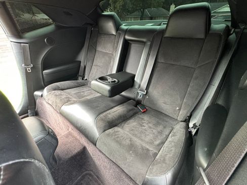 Used 2017 Dodge Challenger R/T Scat Pack w/ Leather Interior Group RWD image 9