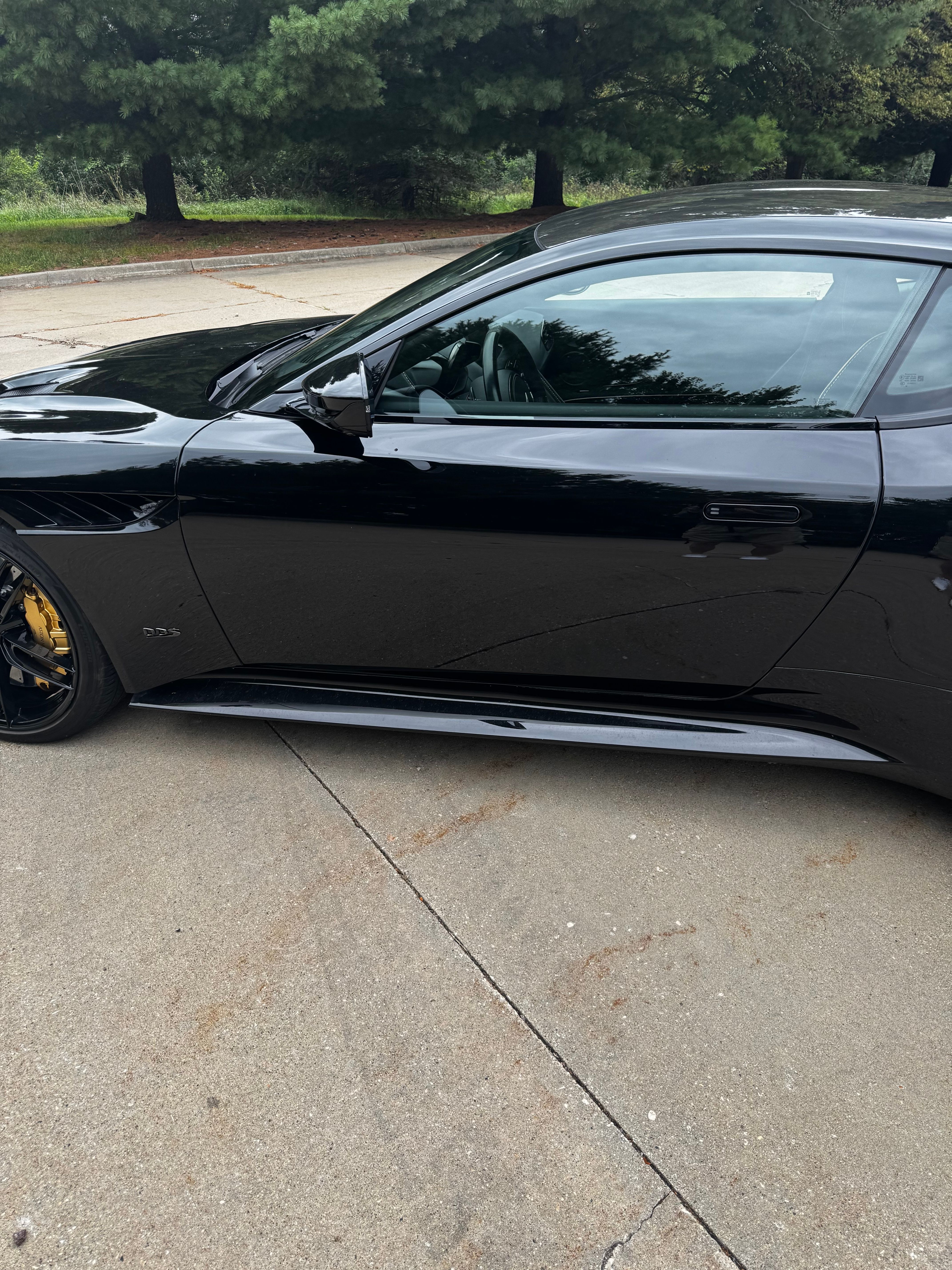 Used 2022 Aston Martin DBS Superleggera RWD image 6