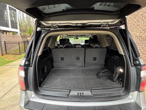 Used 2018 Ford Expedition Max Platinum image 10