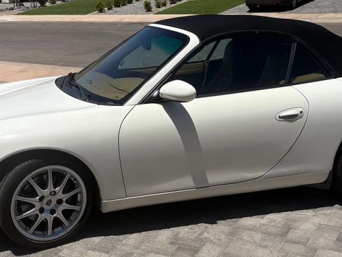 Used 2001 Porsche 911 Carrera 4 image 6