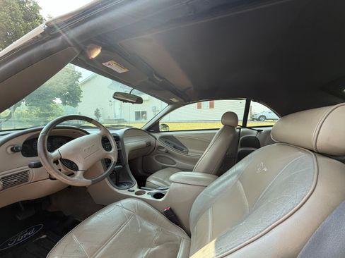 Used 2002 Ford Mustang Premium RWD image 11