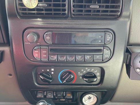 Used 2006 Jeep Wrangler Rubicon AWD/4WD image 16