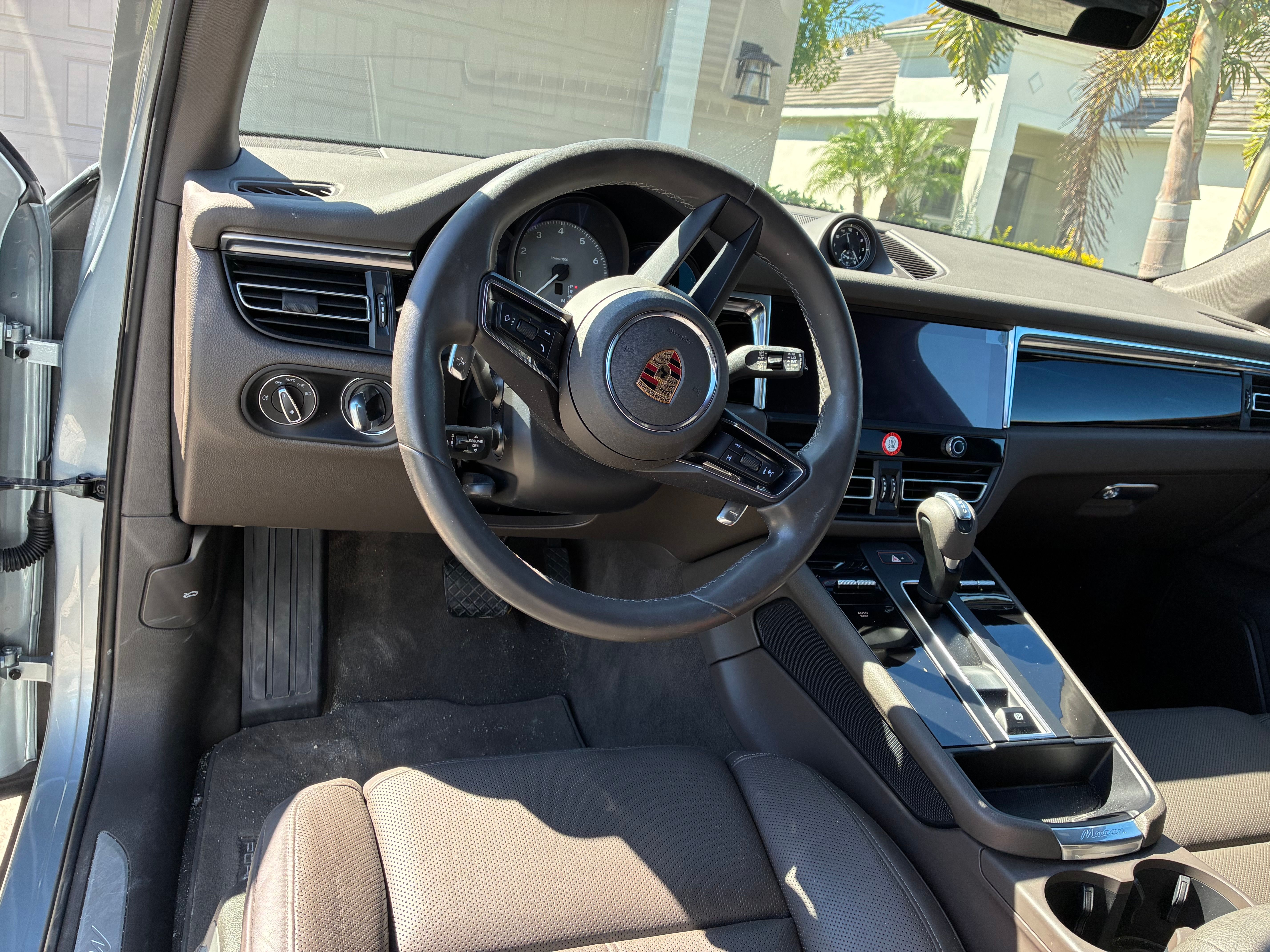 Used 2023 Porsche Macan S AWD/4WD image 11