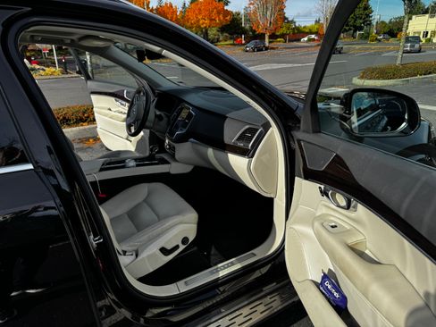 Used 2019 Volvo XC90 T6 Momentum w/ Advanced Package image 16