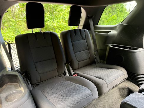 Used 2014 Ford Explorer XLT w/ Equipment Group 201A AWD/4WD image 20
