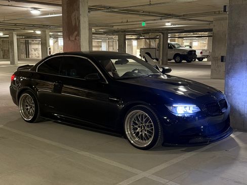 Used 2011 BMW M3 Convertible image 9