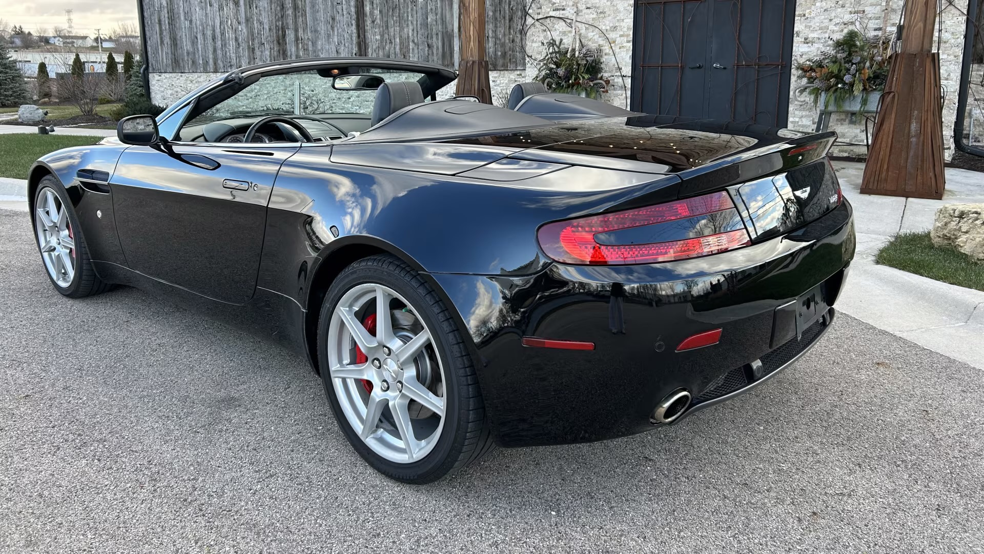 Used 2008 Aston Martin V8 Vantage Roadster RWD image 13