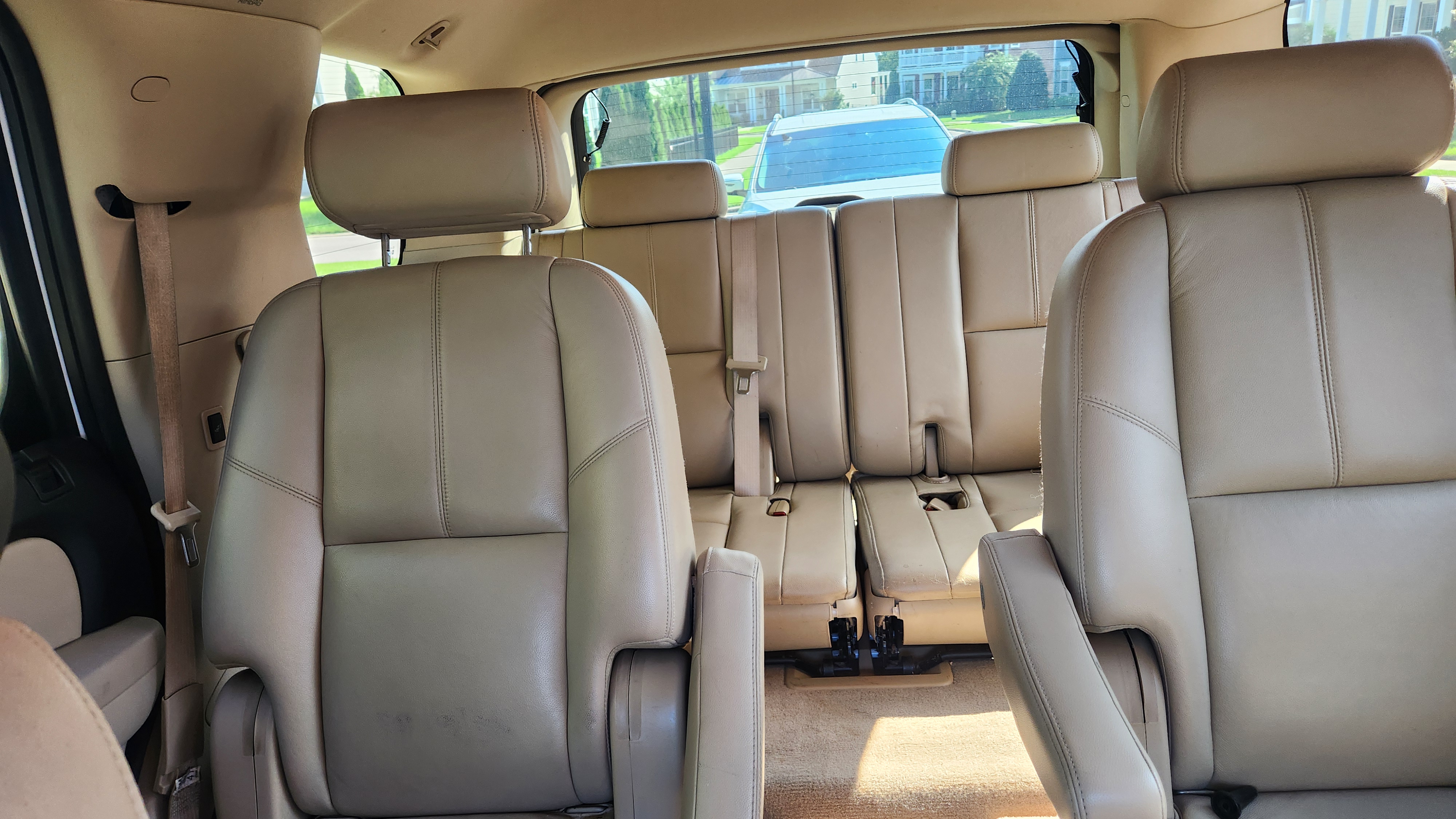 Used 2008 Chevrolet Tahoe LTZ w/ LTZ Preferred Equipment Group RWD image 8