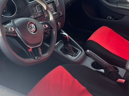 Used 2017 Volkswagen Jetta S image 11